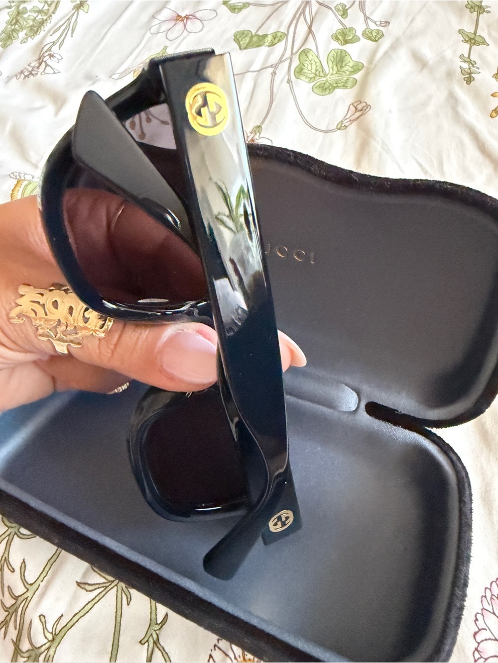 Gucci Black Cat Eye Sunglasses - Picture 2 of 6